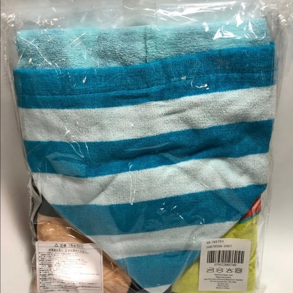 NWT Tokyo Disney Goofy Towel Wrap - Picture 3 of 3